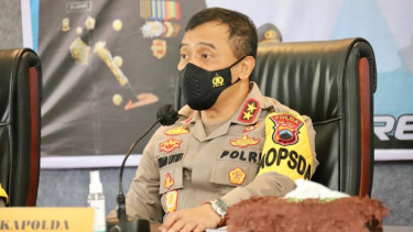 Kapolda Jateng Irjen Pol Ahmad Luthfi saat memberi arahan kepada para Kapolres di Kendal .