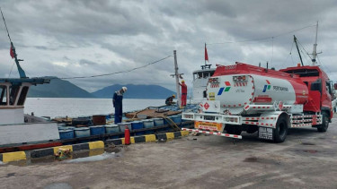 Distribusi BBM ke Pulau Adonara, NTT