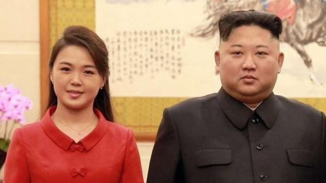 Pemimpin Korea Utara Kim Jong Un dan istrinya Ri Sol Ju,