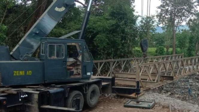 VIVA Militer: Pembangunan jembatan di Kabupaten Bima, NTB