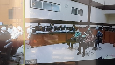 Sidang lanjutan kasus kerumunan Habib Rizieq Shihab.