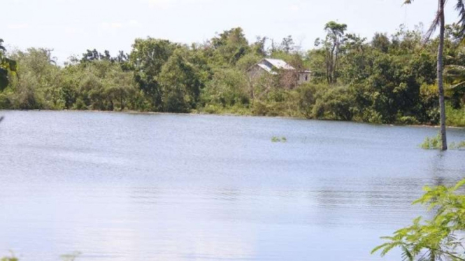 Danau baru terbentuk di daerah Tankolo, Kelurahan Sikumana, Kota Kupang, Nusa Tenggara Timur (NTT), setelah siklon tropis seroja menerjang daerah itu pada 4 April 2021.