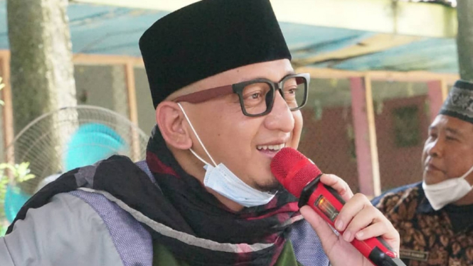 Ustaz Zacky Mirza.