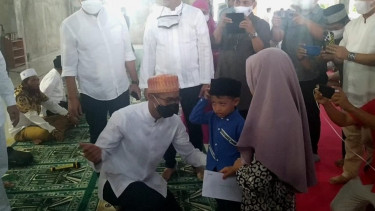 Anindya Bakrie buka puasa bersama dan santunan anak yatim di NTB.