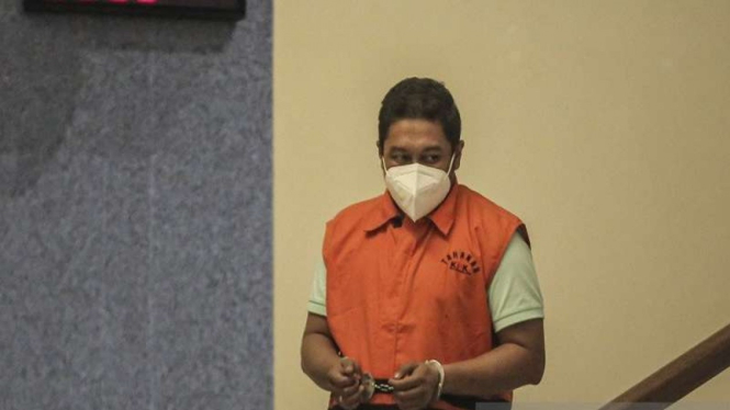 Penyidik KPK Stepanus Robin Pattuju jadi tersangka suap