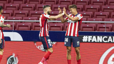 Pemain Atletico Madrid rayakan gol.