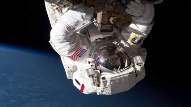 Astronot.