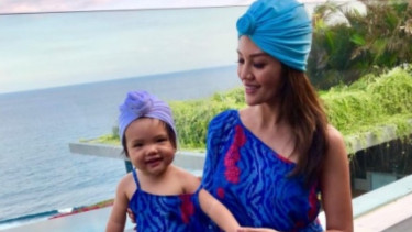 Farah Quinn dan buah hati