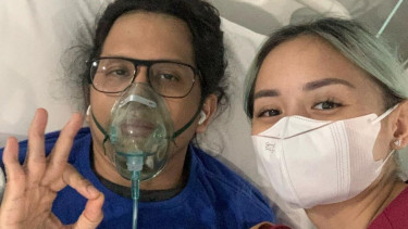 Joanna Alexandra dan suami Raditya Oloan.