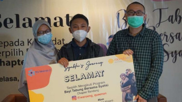 Pasangan suami-istri yang mendapatkan kesempatan untuk mengikuti program bayi tabung secara gratis di Morula IVF Melinda, Bandung, Jawa Barat.