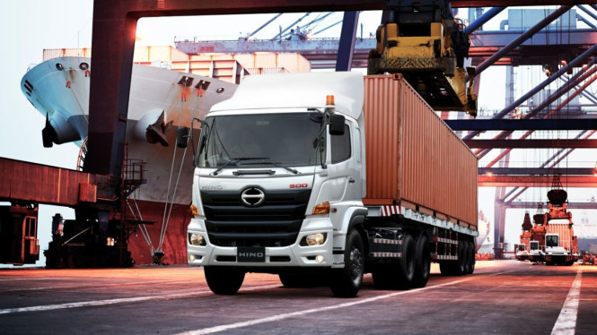 Truk Hino Ranger dengan sistem common rail.