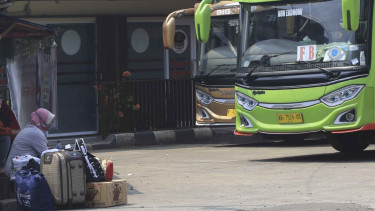 Pemudik menggunakan bus (Foto ilustrasi)