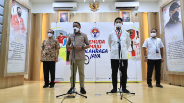 Menpora Zainudin Amali bersama Presiden NOC Indonesia (KOI), Raja Sapta Oktohari