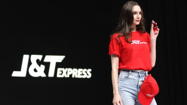 J&T Fashion Week