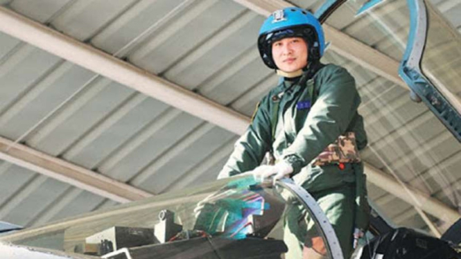 VIVA Militer: Zhang Chao, pilot jet tempur Shenyang J-15 yang tewas