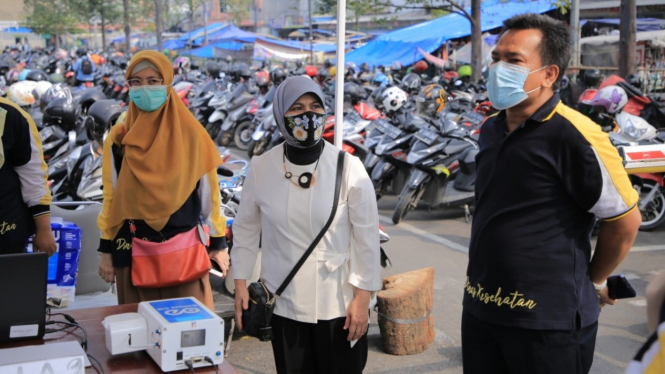 Dinkes Kota Tangerang gelar tes GeNose di Terminal Poris jelang masa larangan mudik.