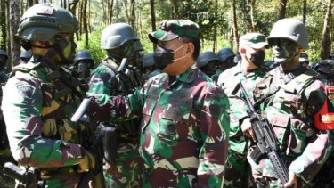 VIVA Militer: Pangdam III/Siliwangi menjiuau pasukan Yonif III/Siliwangi