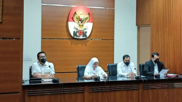 KPK dan Bareskrim konferensi pers kasus dugaan suap terhadap Bupati Nganjuk.