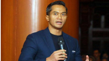 Keliling ke berbagai daerah bersama Anindya Bakrie.