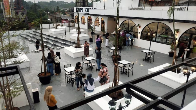 M District, Depok