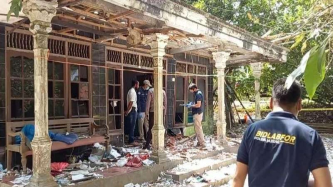 Polda Jateng melakukan penyelidikan di lokasi ledakan petasan di Kebumen