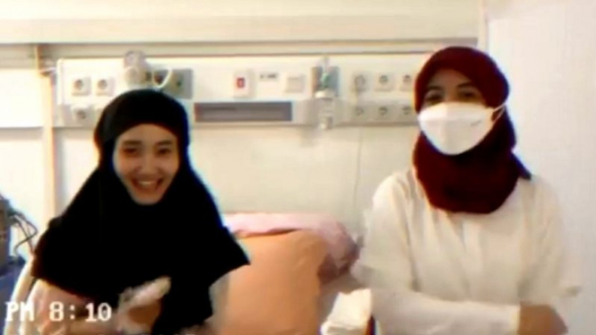 Fatin Shidqia & Arafah Rianti berlebaran di Wisma Atlet