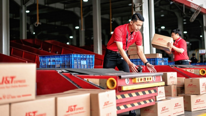 Paket yang akan dikirimkan J&T