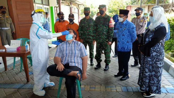 Test Swab PCR oleh Pemkot Malang untuk mendeteksi penyebaran COVID-19.