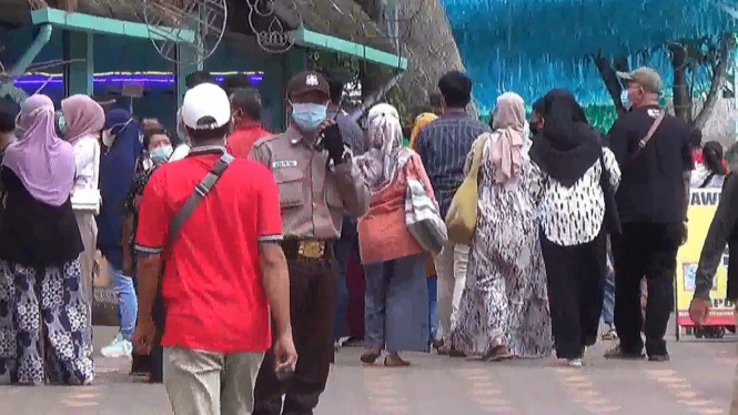 Suasana tempat wisata kuliner di Semarang pada libur Lebaran 2021.