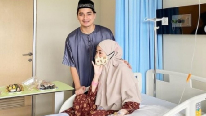 Alvin Faiz dan Larissa Chou