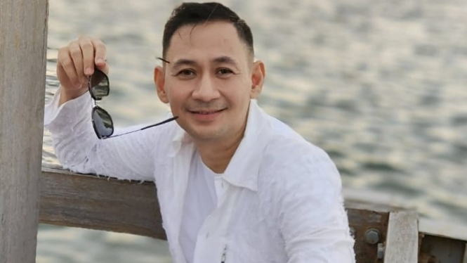 Lucky Alamsyah.