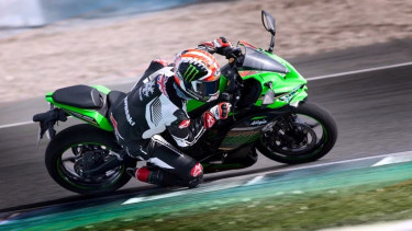 Ilustrasi motor Kawasaki.