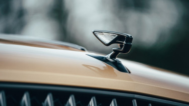 Logo mobil Bentley Flying Spur.