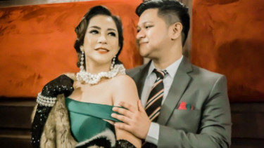 Nabila Gomes menikah dengan  Muhammad Reza.