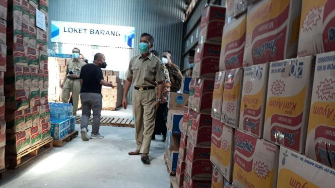 Suasana gudang koperasi unit desa (KUD)