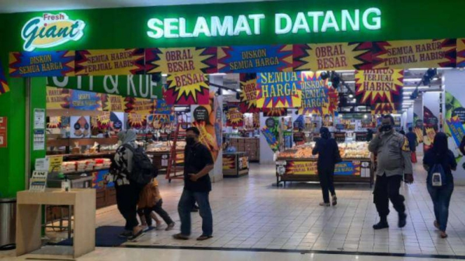 Giant di Bekasi