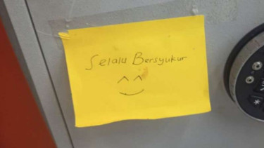 Dua warga Mataram, NTB, bobol ATM dan tinggalkan pesan.