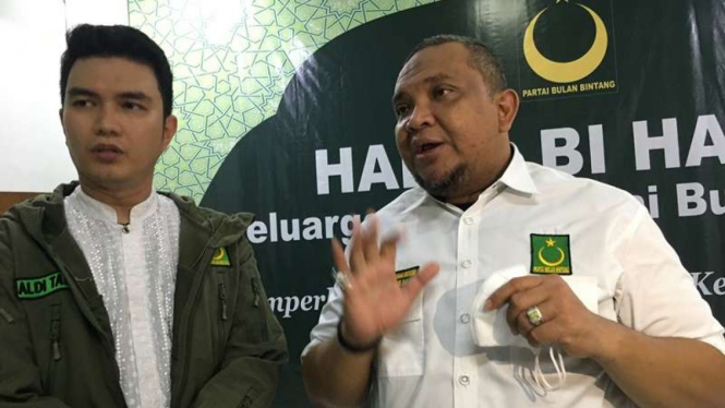 Artis Aldi Taher dan Sekjen Partai Bulan Bintang Afriansyah Noer alias Ferry