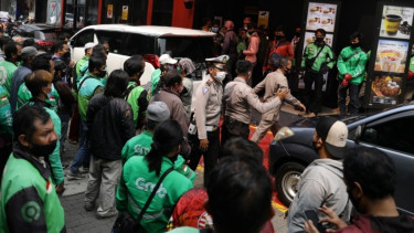BTS Meal, Antrian Ojol Antri di MCD