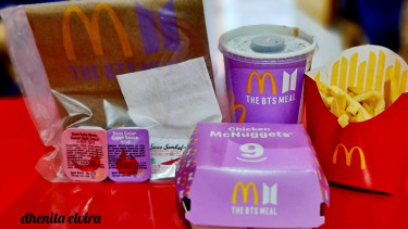 Kemasan menu McD spesial edisi BTS Meal