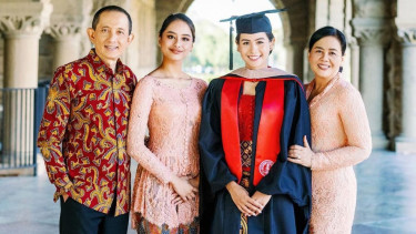 Momen wisuda kelulusan Maudy Ayunda di Stanford University
