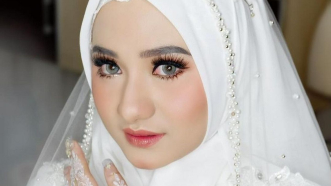 Nadzira Shafa, istri Muhammad Ameer Azzikra
