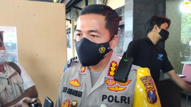 Kapolresta Metro Jakarta Timur, Kombes Pol Leonardus Simarmata. 