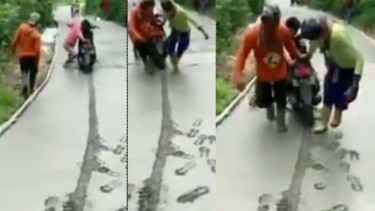 Viral Pemotor pucat pasi Diomelin Pengecor Jalan (Instagram/lambenyiinyir)