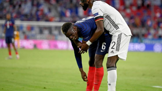 Bintang Timnas Prancis, Paul Pogba usai digigit bek Jerman, Antonio Rudiger.