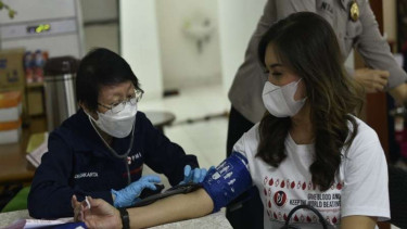 Polda Metro Jaya bersama Perempuan Jenggala melakukan aksi donor darah