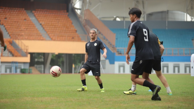 Gelandang PSS Sleman, Kim Jeffrey, sedang menjalani pemusatan latihan
