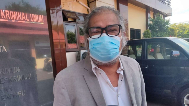 Ketua Komisi Nasional Perlindungan Anak (Komnas PA) Arist Merdeka Sirait di Markas Polda Jawa Timur, Surabaya.