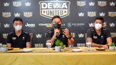 Dewa United FC tunda grand launching