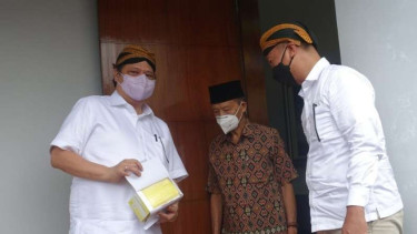 Airlangga Hartarto dan Agus Gumiwang bertemu Buya Syafii.